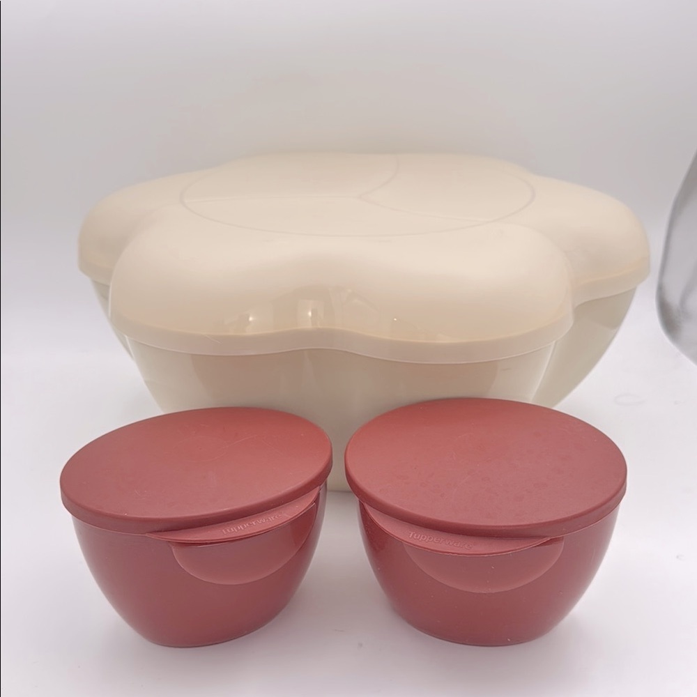Tupperware Vintage large flower shape chips chips & dip salad Cream Red Bowl set